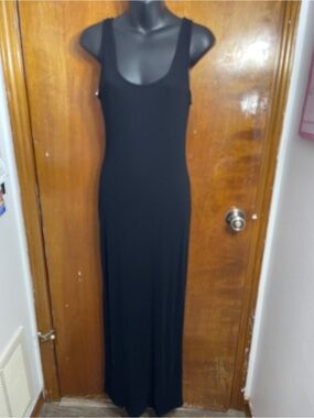 Popular 21 sleeveless deep, scoop neck, bodycon maxi dress in black